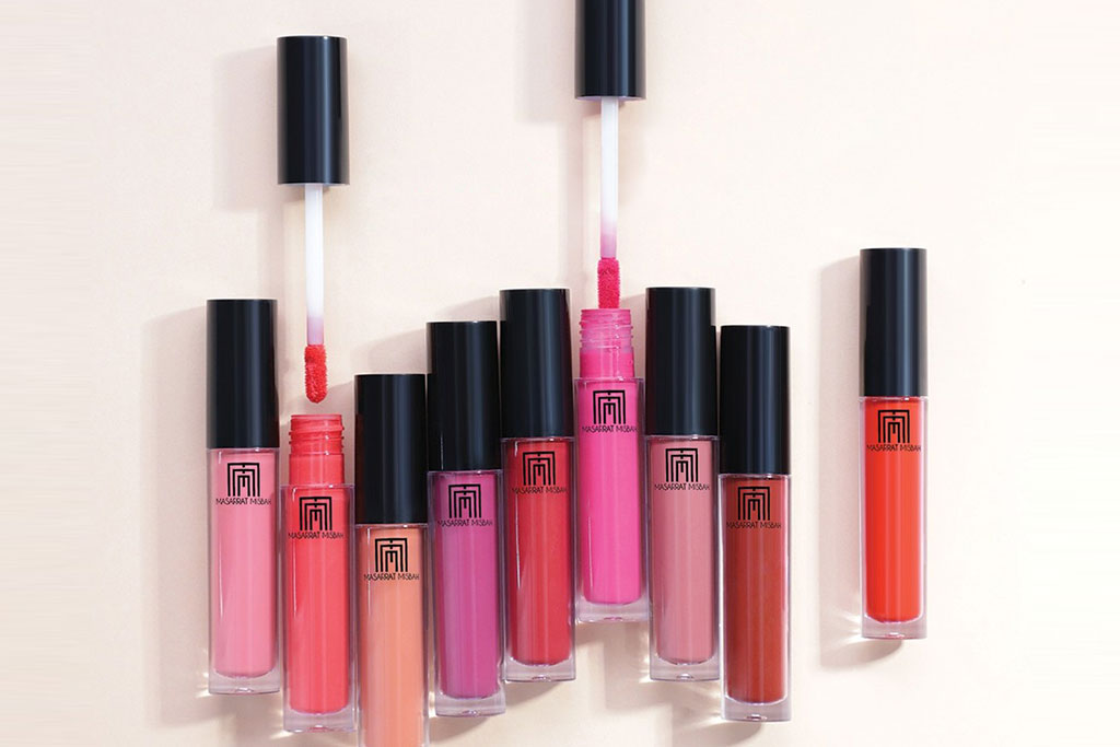 Creating Bold Lip Looks: From Classic Reds to Vibrant Hues